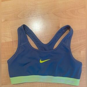 Nike small sports bra with removable pads